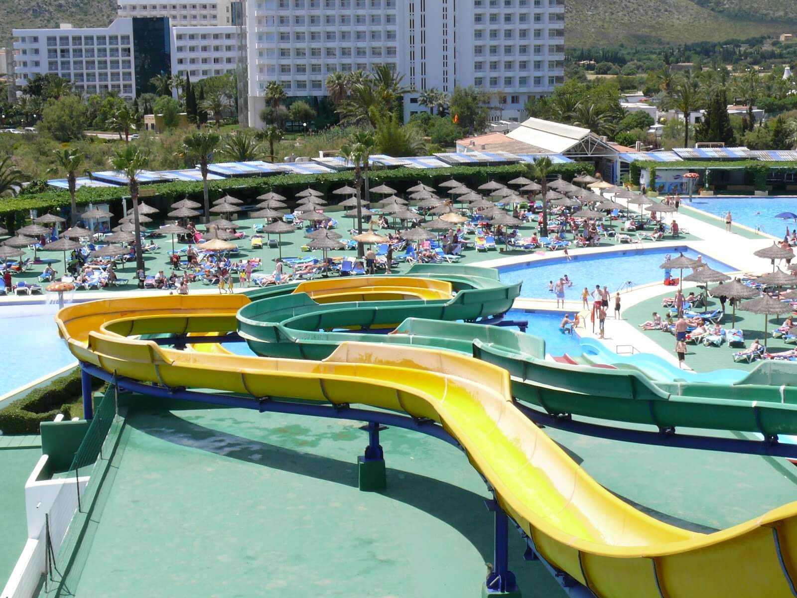 water slides at alcudia waterpark