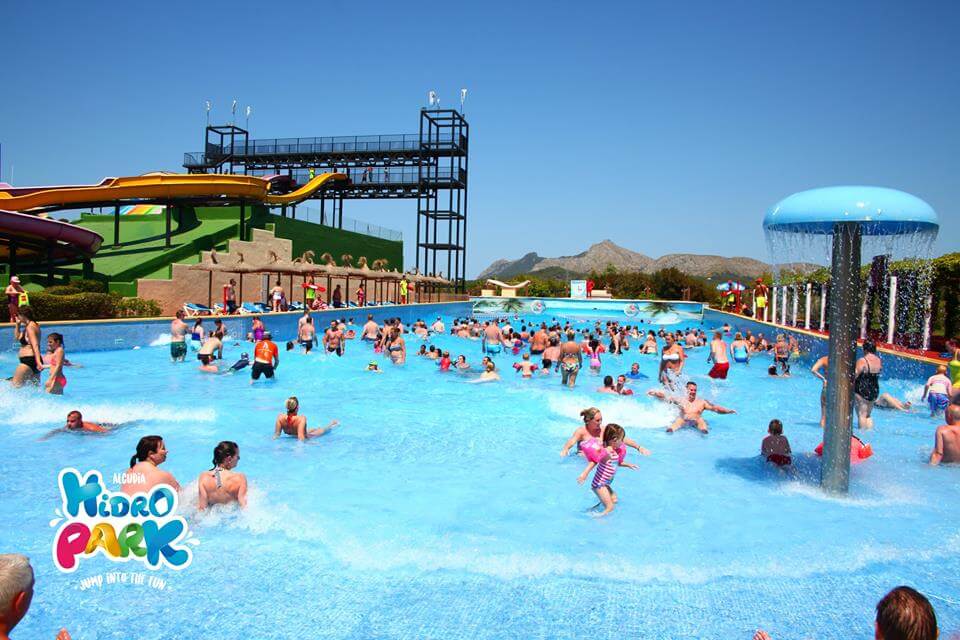 wave pool alcudia waterpark